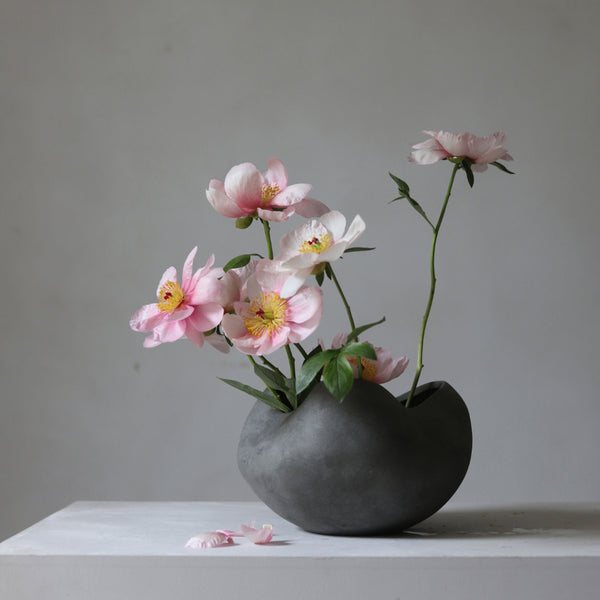 CURVE Dark Grey Ceramic Vase